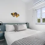 Oliva Santorini *