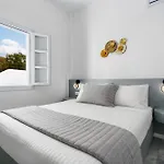 Oliva Santorini