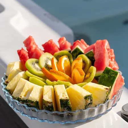 Oliva Santorini Kamári