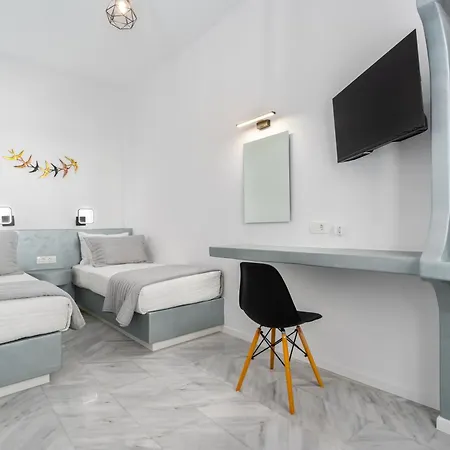 Oliva Santorini Kamári