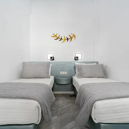 Oliva Santorini * Kamári