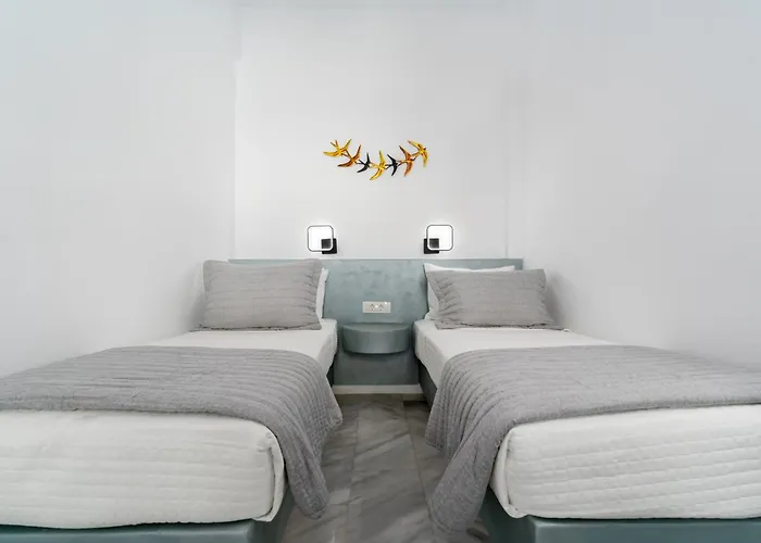 Oliva Santorini * Kamári