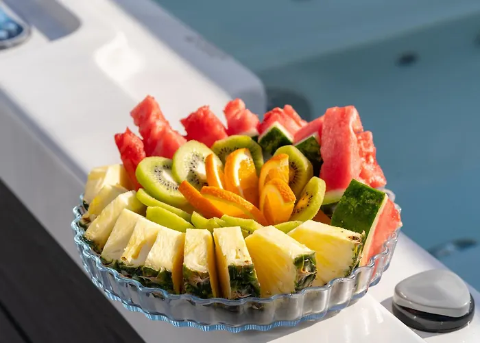 Oliva Santorini Kamári